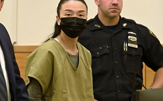 血腥三角恋!前纽约亚裔女警开枪杀死前女友新欢,获刑27年